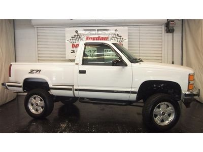 1995 chevrolet cheyenne 4x4 manual 5.7l call william franklin @ 210-279-4949