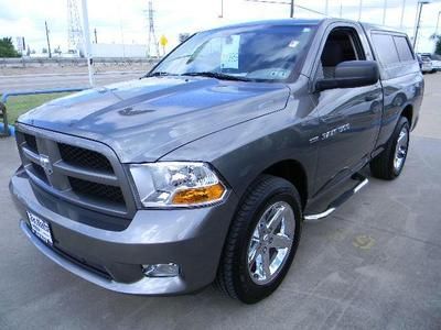 No reserve 1-owner 5000 miles clean carfax two toned interior 5.7 hemi