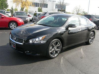 Pre-owned 2013 maxima sv sport, navigation, blk/blk, bose, roof, 8680 miles