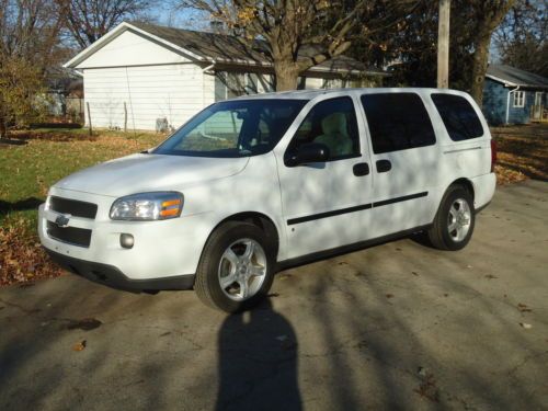 2008 chevy uplander well maintained! runs great minivan gr8 4 handicap