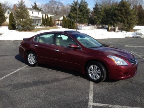 2011 nissan altima: burgandy, 2.5 sl excellent condition!!!!