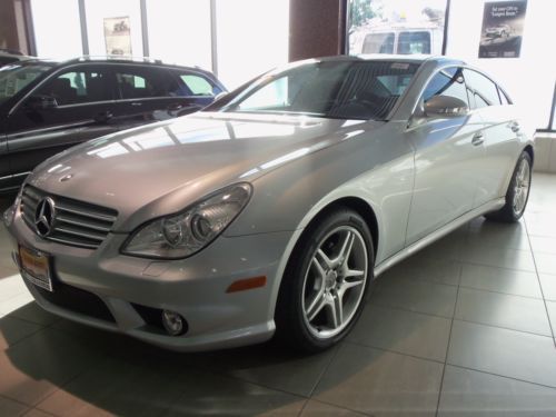 Only 19k mi, prem pkg, bi-xenon, keyless go, amg sport, navi, 310-925-7461