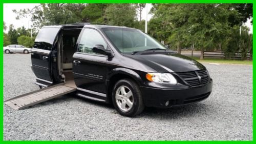 2006 grand caravan sxt. wheelchair, handicap van, braun entervan, no reserve!