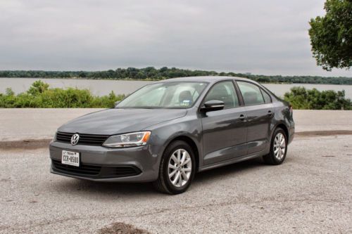 2012 volkswagen jetta se sedan 2.5l beautiful car 35k miles!! *reduced*