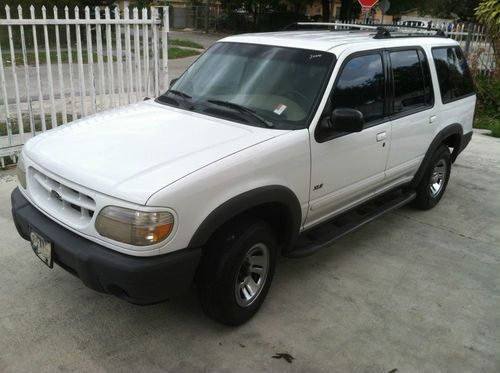 2000 ford explorer xls sport utility 4-door 4.0l