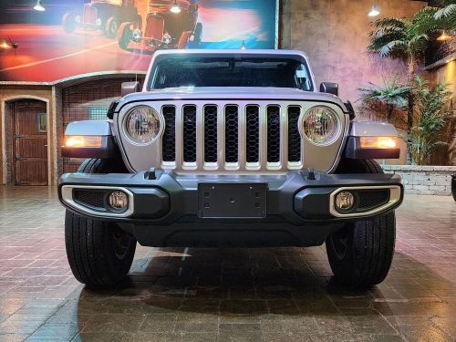 2020 jeep gladiator overland 4x4... only 49km! nav, hard tonneau, carp