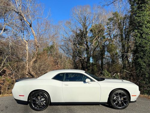 2023 dodge challenger sxt