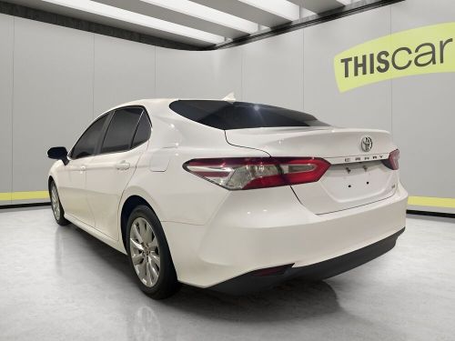 2020 toyota camry le