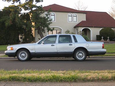 1993 lincoln town car cartier one owner 37k miles non smoker clean no reserve!!!