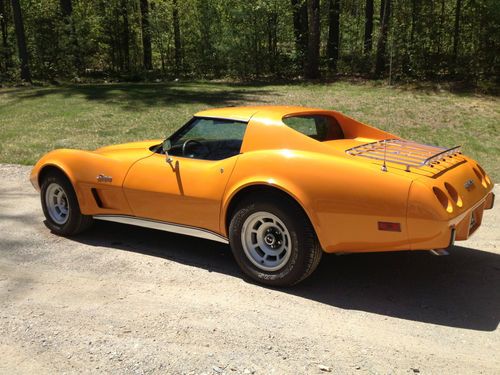 Corvette stingray -8 cyl, 350 hp - t top - competition orange - runs great !