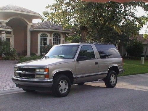 Gorgeous florida 2-door tahoe, champagne w/gray interior, buy-it-now $7500 obo!!