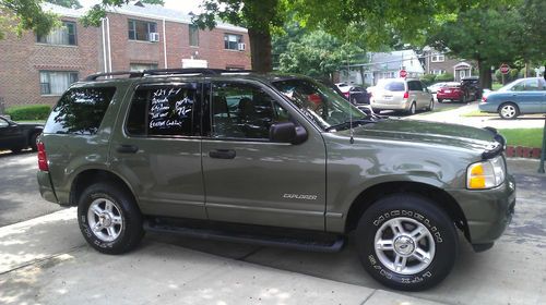 2004 ford explorer xlt sport utility 4-door 4.0l low miles