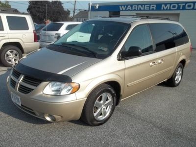 Very clean 7 passenger grand caravan rear entertainment clean carfax cold air