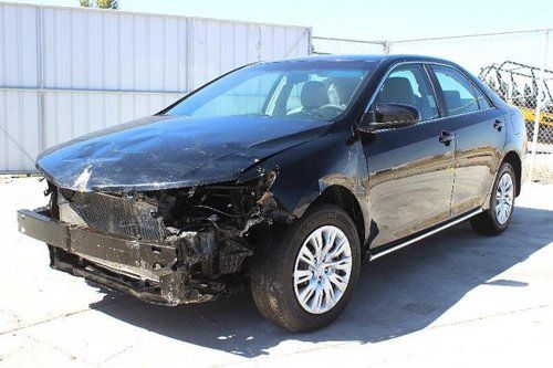 2012 toyota camry le damaged rebuilder only 14k miles economical wont last l@@k!