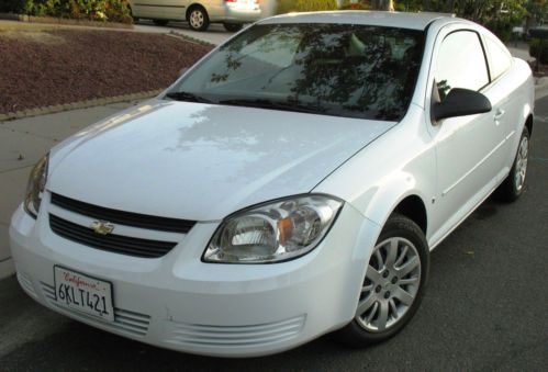 Very clean 2009 chevrolet cobalt ls coupe 2-door 2.2l,1 elderly owner, low miles