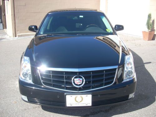 2011 cadillac dts premium collection - stunning and like new inside and out