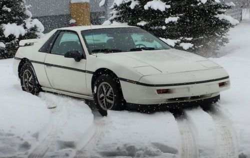 1988 pontiac fiero  coupe 2-door 2.5l 5-speed