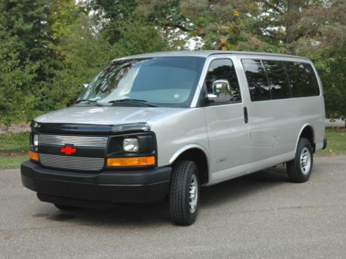 2005 chevy express ls full size 12 passenger van, 77k miles