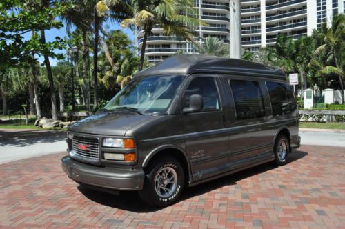 1999 gmc sanana limited se 5.7l,fl van,tv,vcr,power sofa bed,mint,no rust,80k