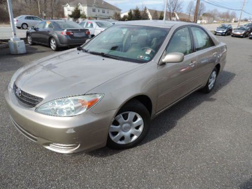 2002 toyota camry, le, no reserve, looks and runs fine,