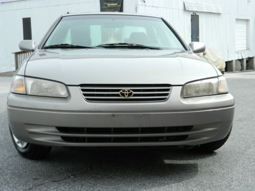 1998 toyota camry le sedan 4-door 2.2l