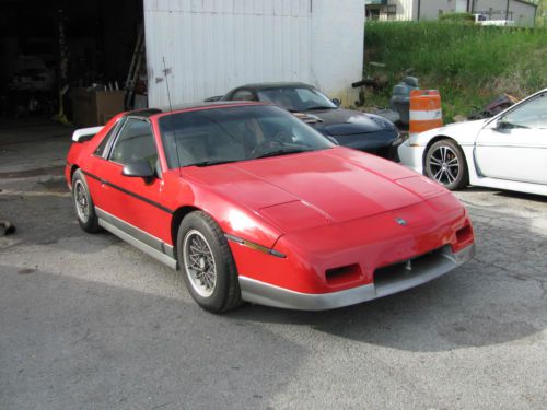 1985 pontiac fiero gt coupe 2-door 2.8l