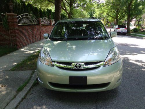 2008 toyota sienna  limited  7 passenger navigation,dvd 917 349, no reserve!