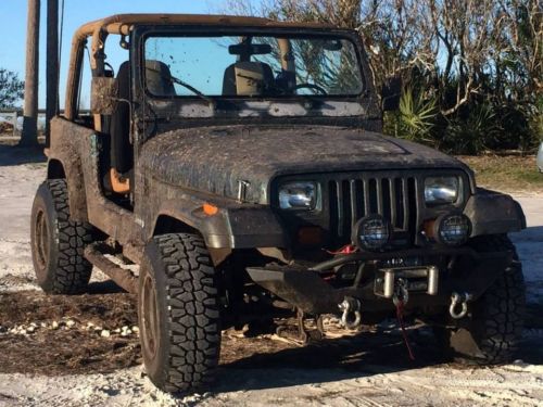 1995 jeep wrangler rio grande sport utility 2-door 2.5l