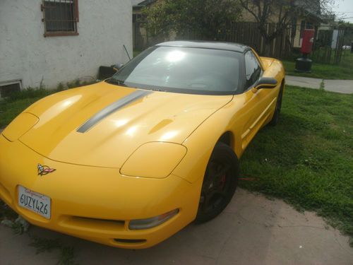 2000 chevrolet corvette base coupe 2-door 5.7l