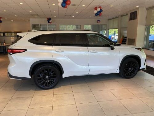 2023 toyota highlander xse