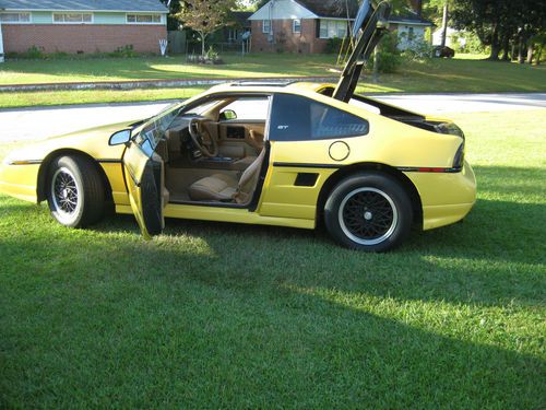 1988 pontiac fiero gt coupe 2-door 2.8l automatic