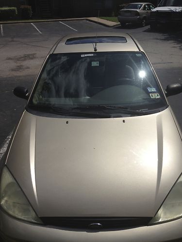 2002 ford focus zts sedan 4-door 2.0l