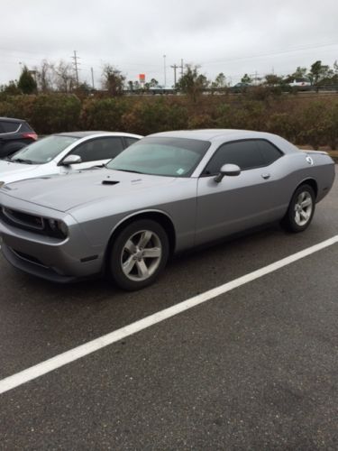 2014 dodge challenger r/t plus. 6k miles. leather