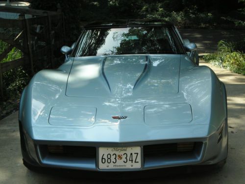 1982 chevrolet corvette base coupe 2-door 5.7l