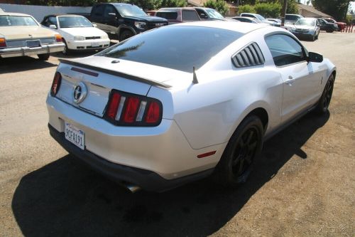 2012 ford mustang v6