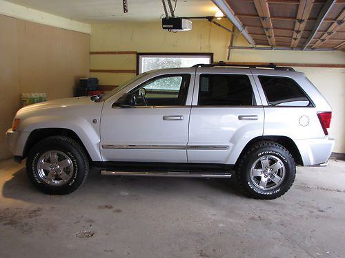 Amazing 2007 jeep grand cherokee limited hemi, pristine condition