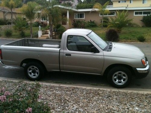 2000 nissan frontier-regular cab-manual transmission--only 93k miles--grey