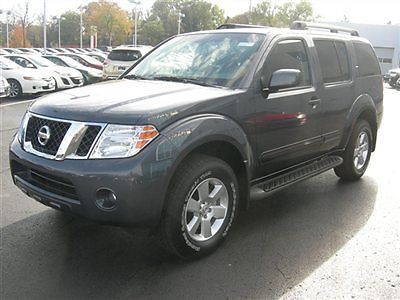 2012 pathfinder sv 4x4, leather, heated seats, rear camera, 3rd seat, 26230 mile