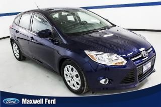 12 ford focus hatchback se, cloth seats, gas saver, we finance!