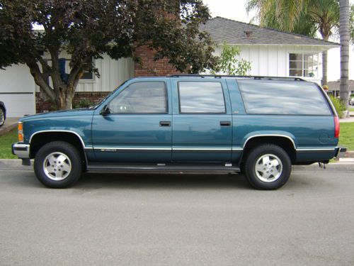 Chevrolet  1500 suburban 4x4