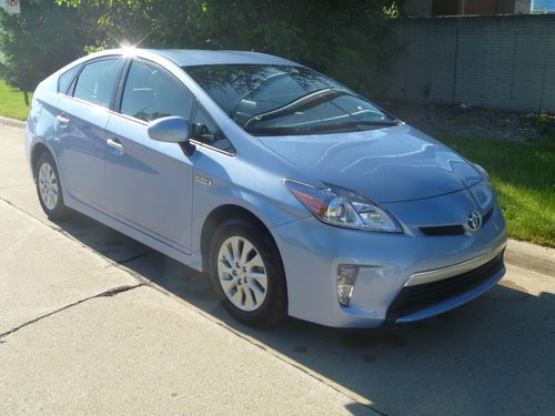 2012 toyota prius plug-in hatchback 4-door 1.8l