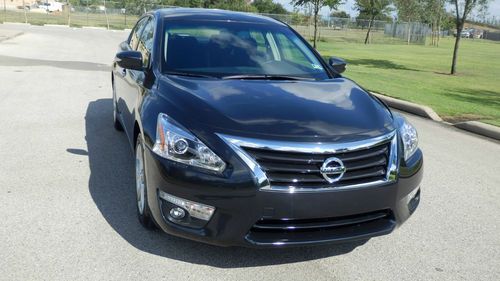 2013 nissan altima. 2.5 sv. alloy wheels. backup camera. sunroof. free shipping