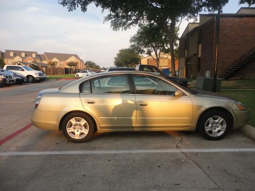 2002 nissan altima base sedan 4-door 2.5l