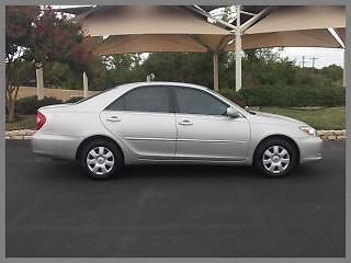 2004 toyota camry 4dr sdn le auto