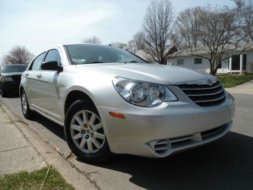 2010 chrysler sebring touring sedan 4-door 2.4l beautiful car!!!