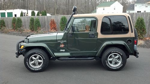 Jeep wrangler sahara hardtop softop combo super cond....