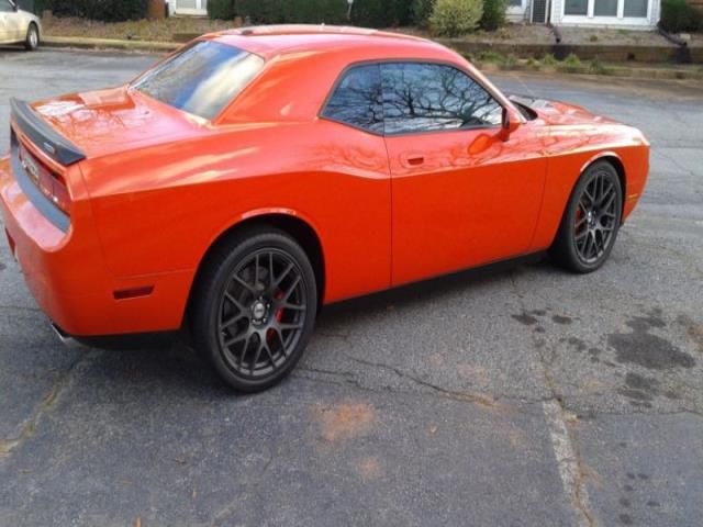 Dodge: challenger srt8