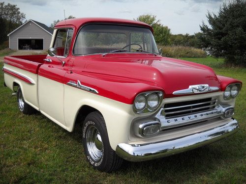 1958 chevy apache 3200 fleetside deluxe - zero rust