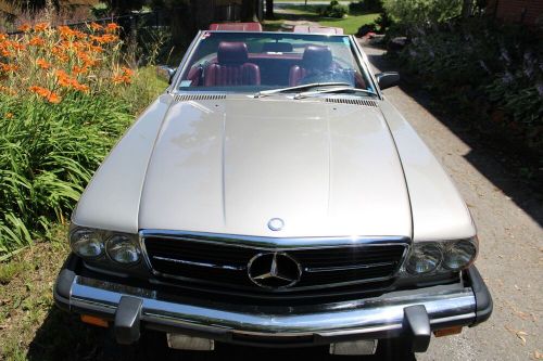 1988 mercedes-benz 560sl.  convertible roadster with a soft and hard top.  r107