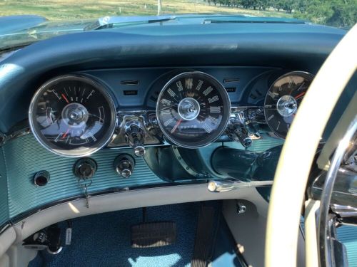 1962 ford thunderbird